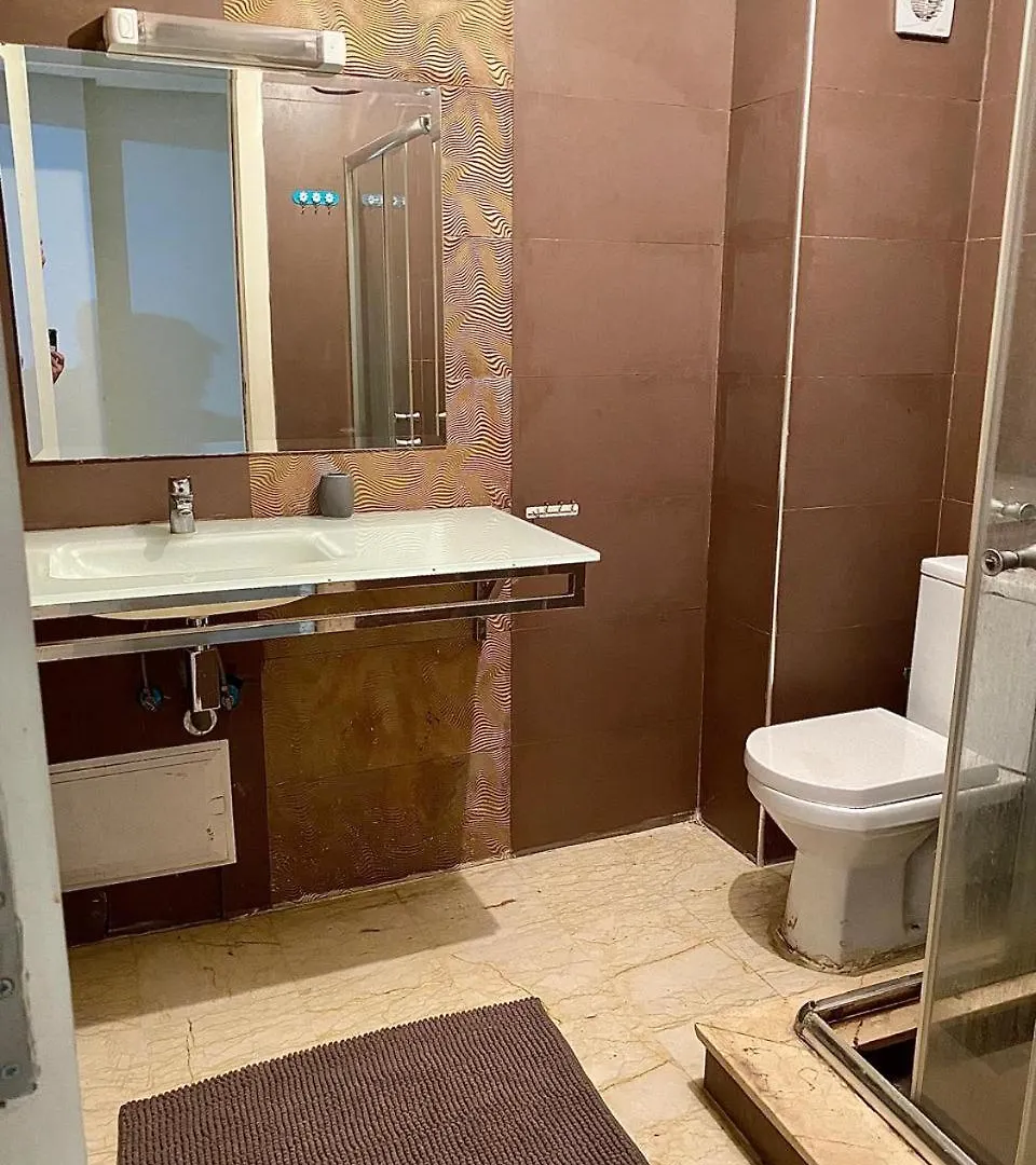 Apparemment 1 Chambre Salon A Cote De La Gare Gueliz 16 مراكش المغرب